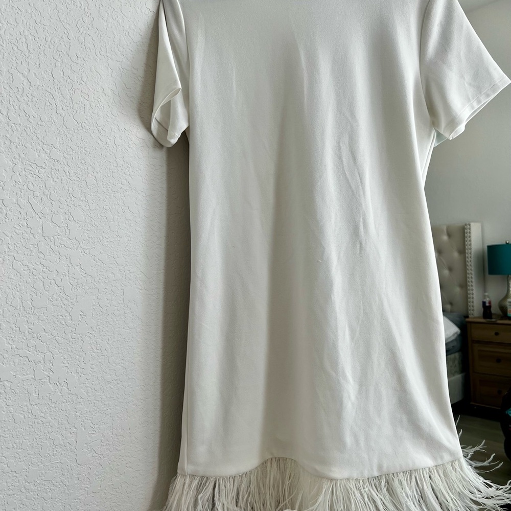 Off-White Short Sleeve Dress with Feather Hem